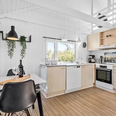 2 Bedroom Amazing In Nyaraló Hemmet